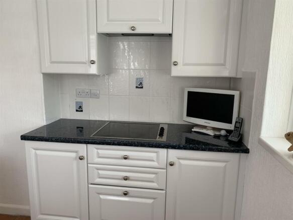 Kitchen3.jpg