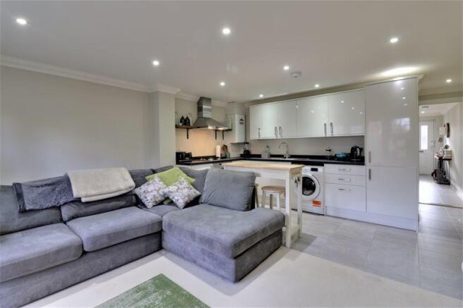 Lounge/Kitchen