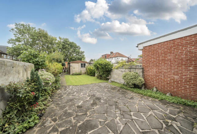 1356090-2-68cabbd...