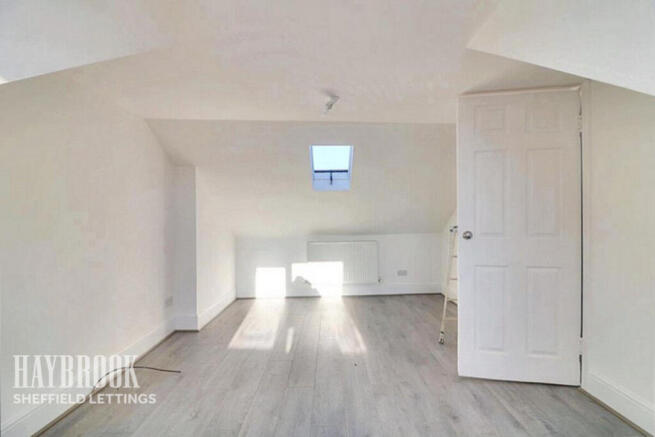 3 bed Maisonette to rent Image 9