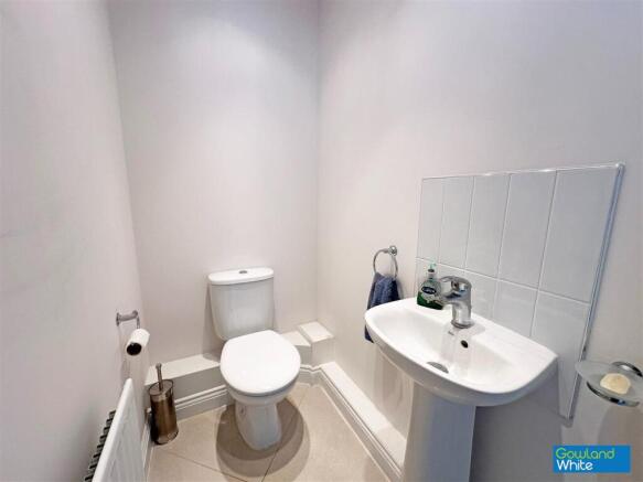 4 bed Detached for sale Image 9