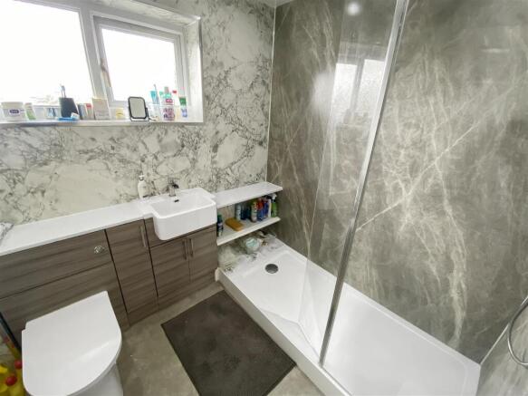 Shower Room.jpg