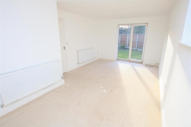 OPEN PLAN LOUNGE/ DINING ROOM