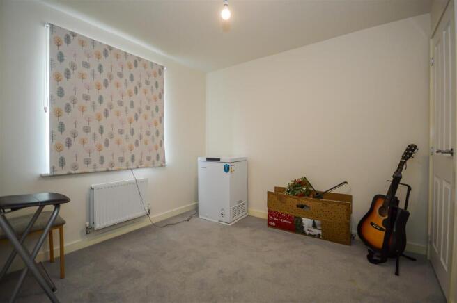 4 bed House for sale Image 6