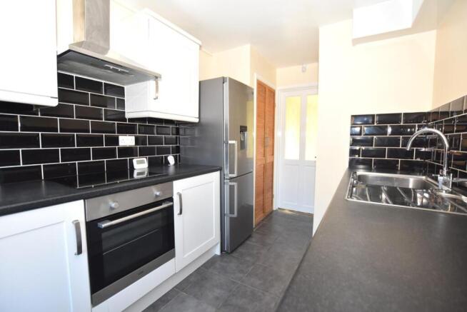 Kitchen 2.JPG