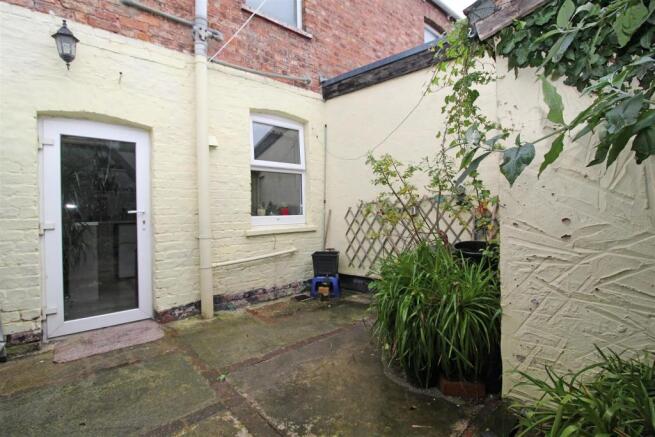 Rear Yard..jpg
