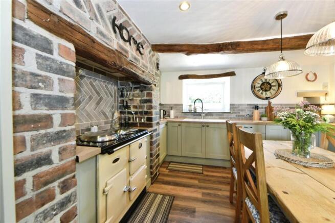 5 bed Barn Conversion for sale Image 9