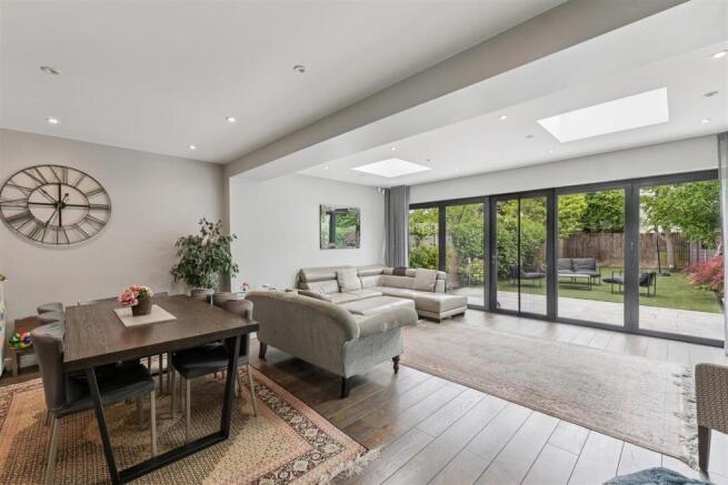 Park Road, W4 - FOR SALE