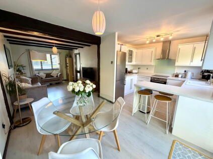 An immaculately presented family home positioned in a sought after Hempstead location