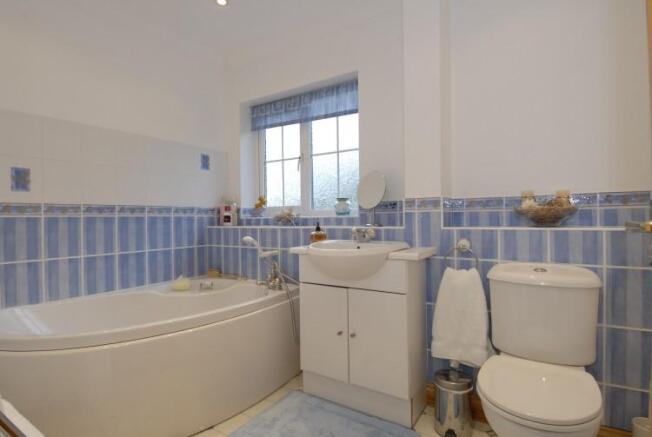 Photo 8