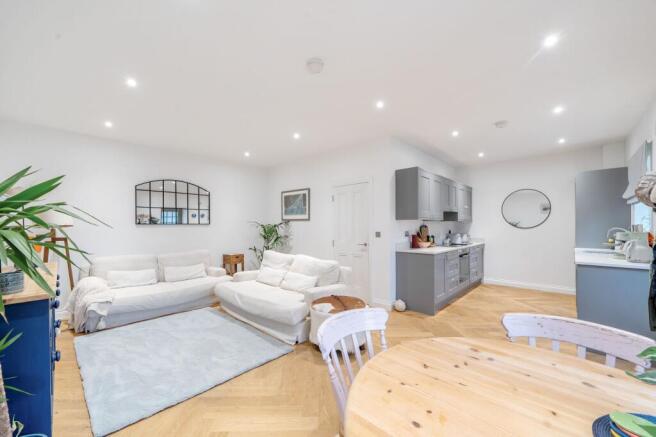 2 bed Semi-Detached for sale Image 6
