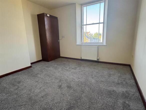 2 bed Flat to rent Image 5