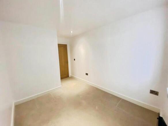 2 bed Apartment to rent Image 5