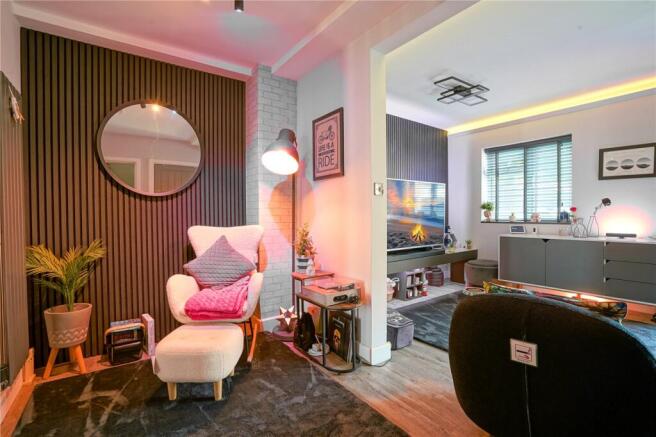 4 bed House for sale Image 8