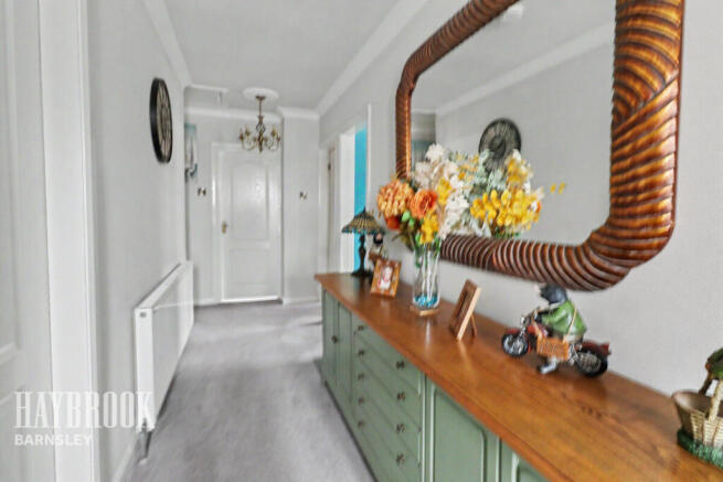 4 bed Detached Bungalow for sale Image 9