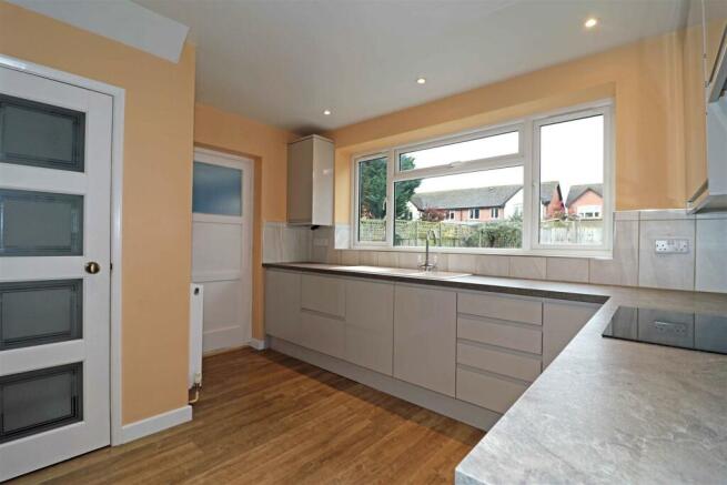 Modern Fitted Kitchen