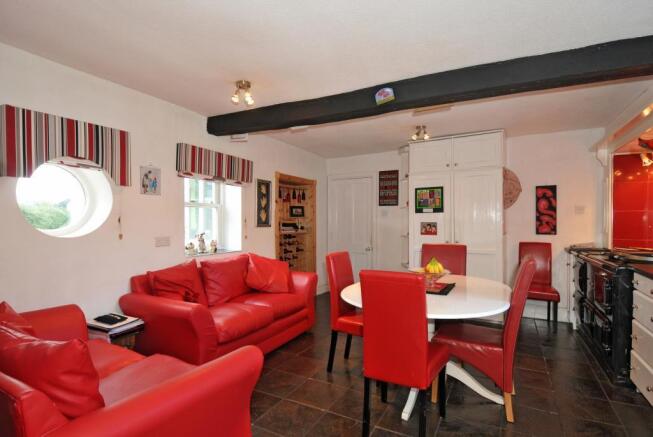 Kitchen/ Breakfast Room