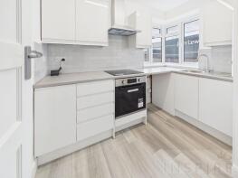27, Bishopric Court, Bishopric, Horsham RH12 1TH