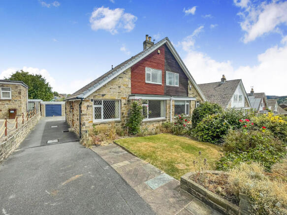 3 bed Semi-Detached Bungalow for sale in mirfield