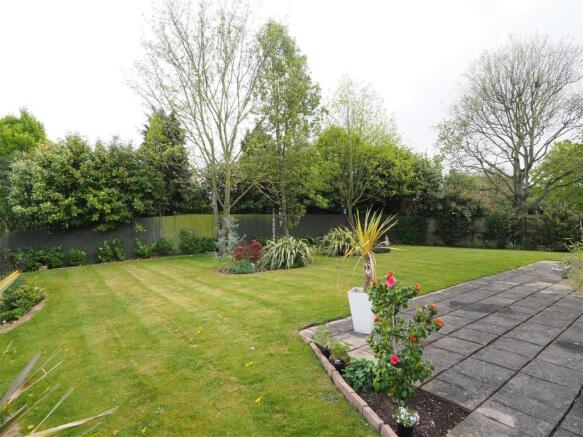 Generous Wrap-Around Garden 510