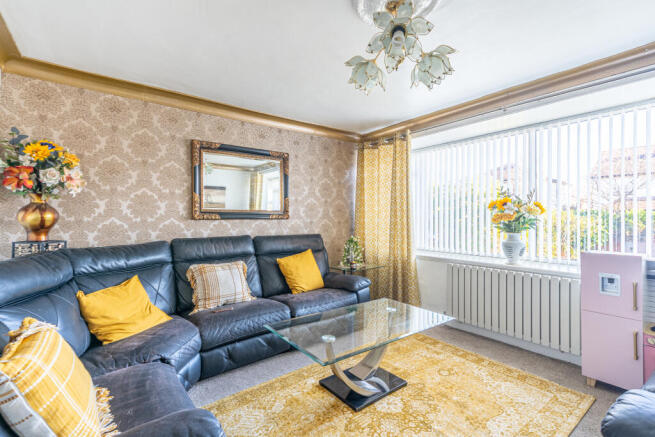 4 bed Semi-Detached for sale Image 6
