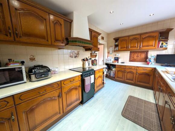 Spacious Kitchen