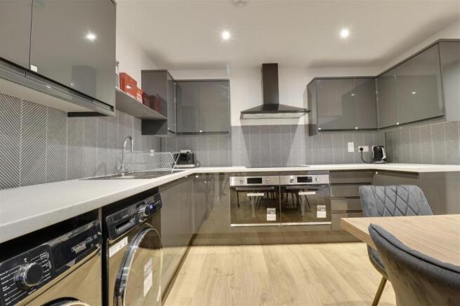 Kitchen 2.jpg