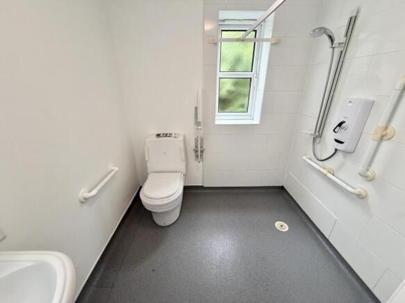 3 bed Semi-Detached for sale Image 10