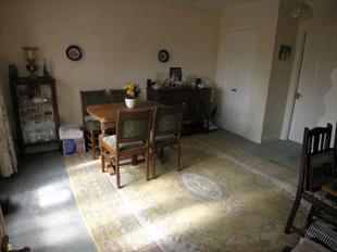 DINING/FAMILY ROOM: