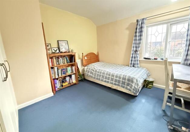 BEDROOM 2