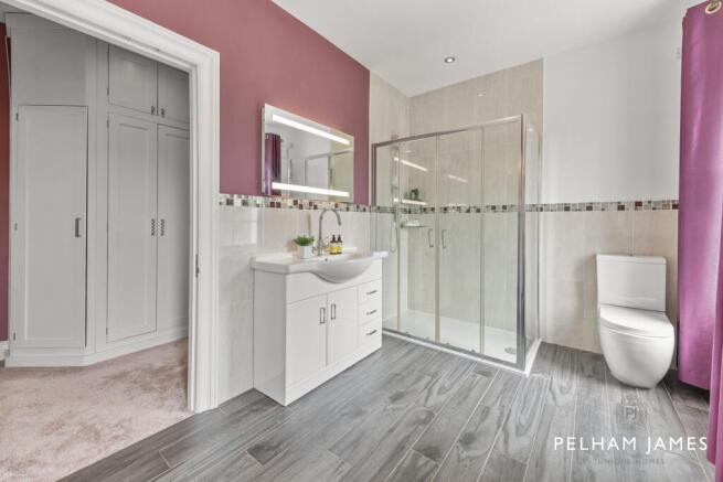 Principal En Suite, Highfields, Orton Longueville