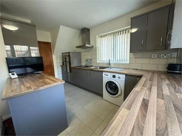 3 bed Semi-Detached for sale Image 4