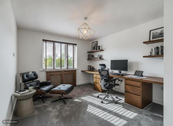 3 bed Semi-Detached for sale Image 9