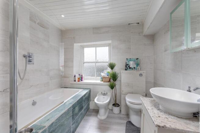 2 bed Terraced for sale Image 8