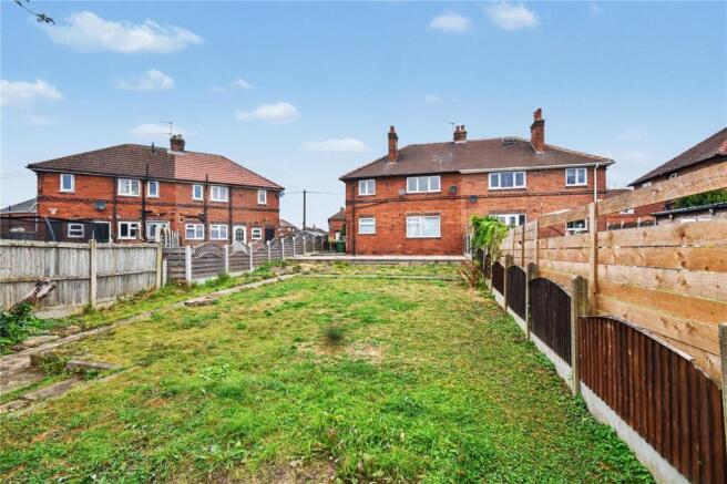 4 bed Semi-Detached for sale Image 8