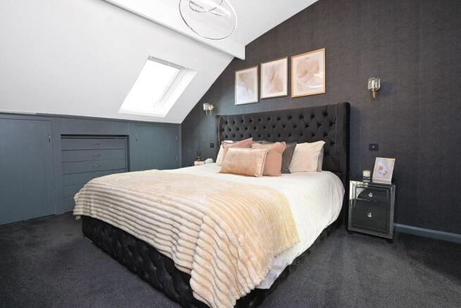 4 bed Semi-Detached for sale Image 11