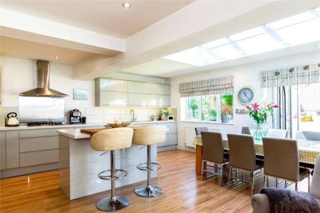 Kitchen/Dining