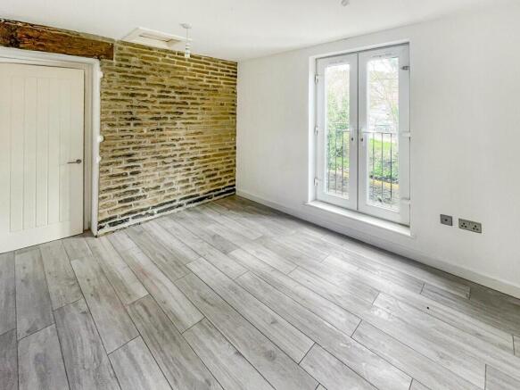 2 bed Detached for sale Image 9