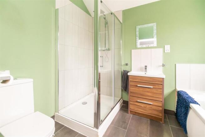 En-Suite Bathroom