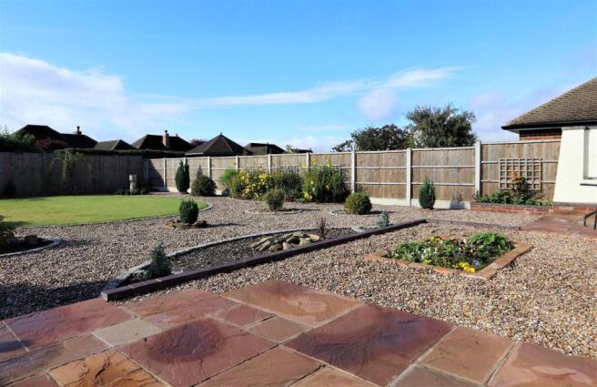 SOUTH FACING REAR GARDEN