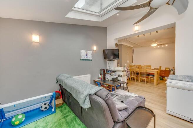 3 bed Terraced for sale Image 6