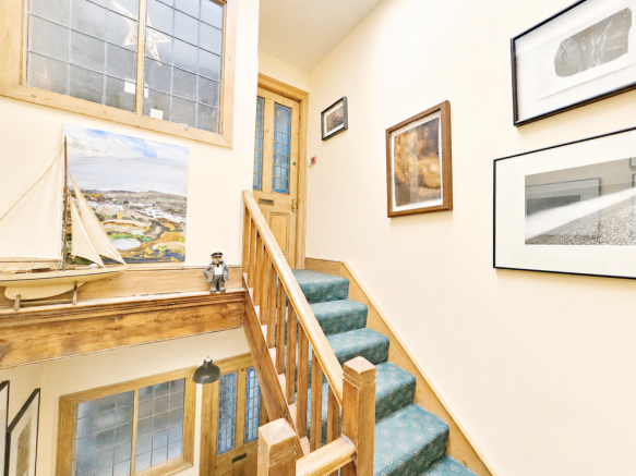 2 bed Flat for sale Image 6