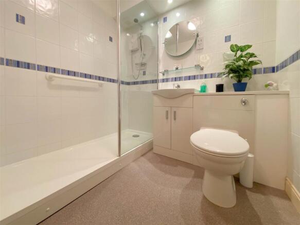 Shower Room.JPG