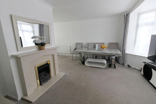 Rosemead Drive, Oadby, LE2 photo 4