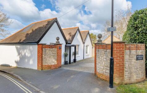 DETACHED BUNGALOW WITH ANNEXE - Woodvale Road, Cowes