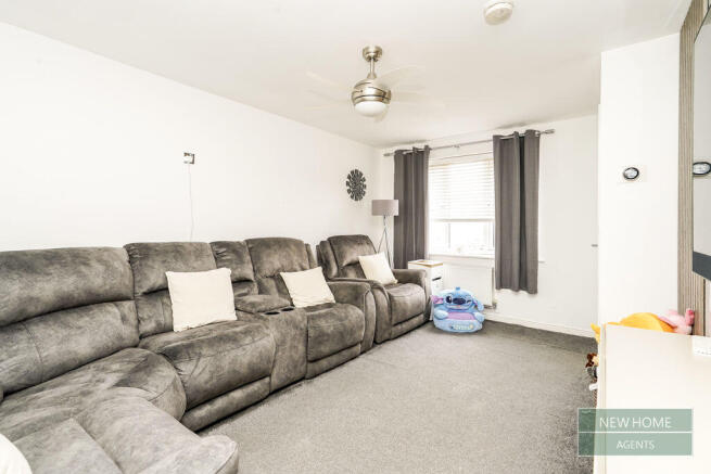 4 bed Semi-Detached for sale Image 5