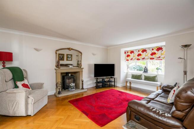 59 Glendon Way_2.jpg