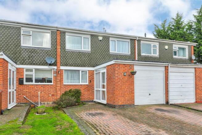 4 Arden Close Exterior 07.jpg