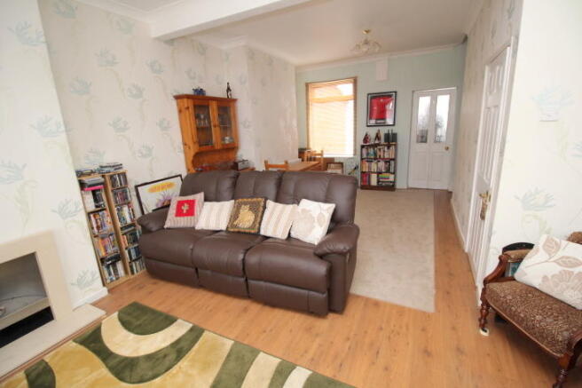 Lounge/dining room
