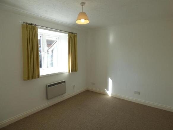 Bedroom 1.JPG